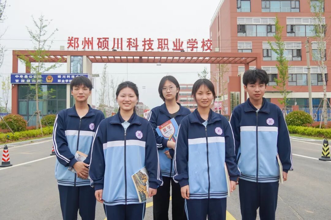 9b87f6086847a1ce653292450f5c51e7.jpg 9b87f6086847a1ce653292450f5c51e7.jpg