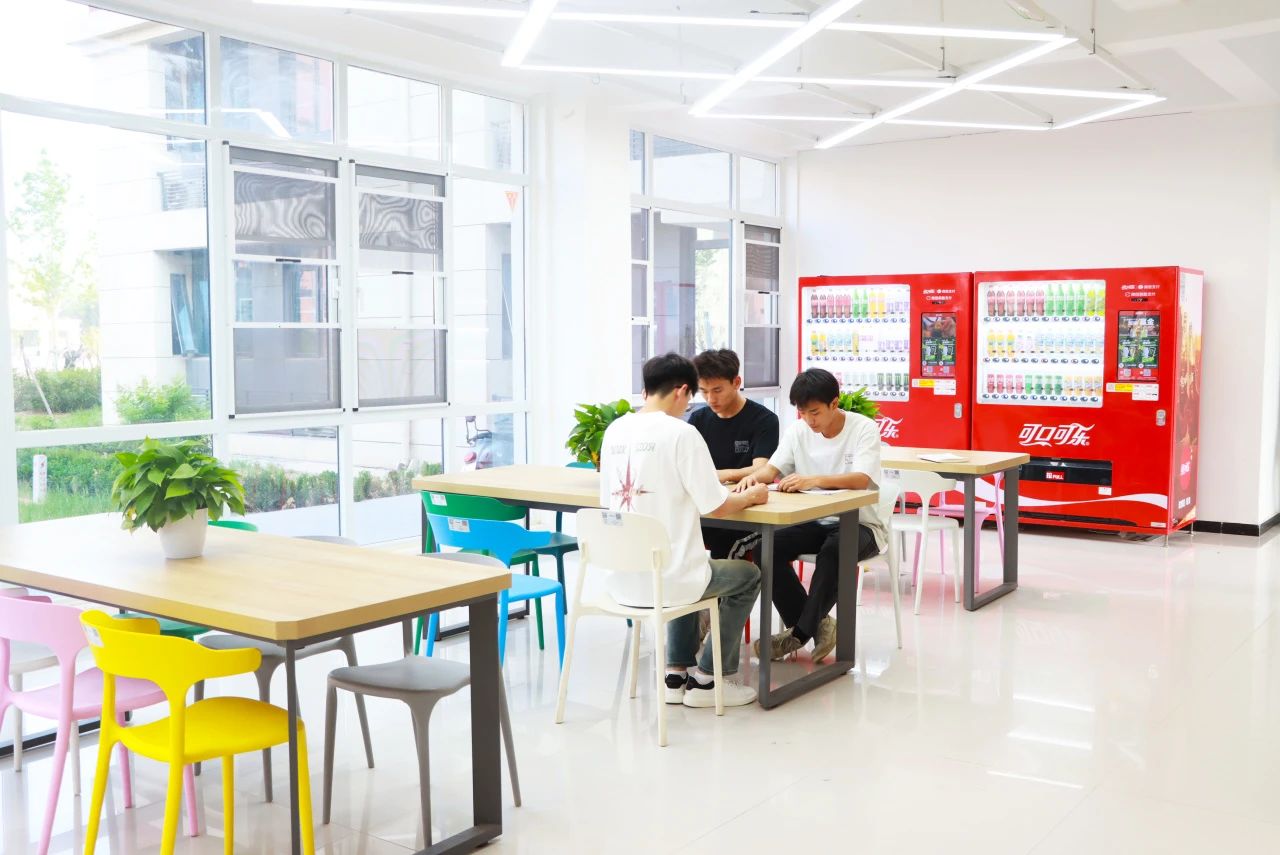 微信图片_20251022144015.jpg 微信图片_20251022144015.jpg