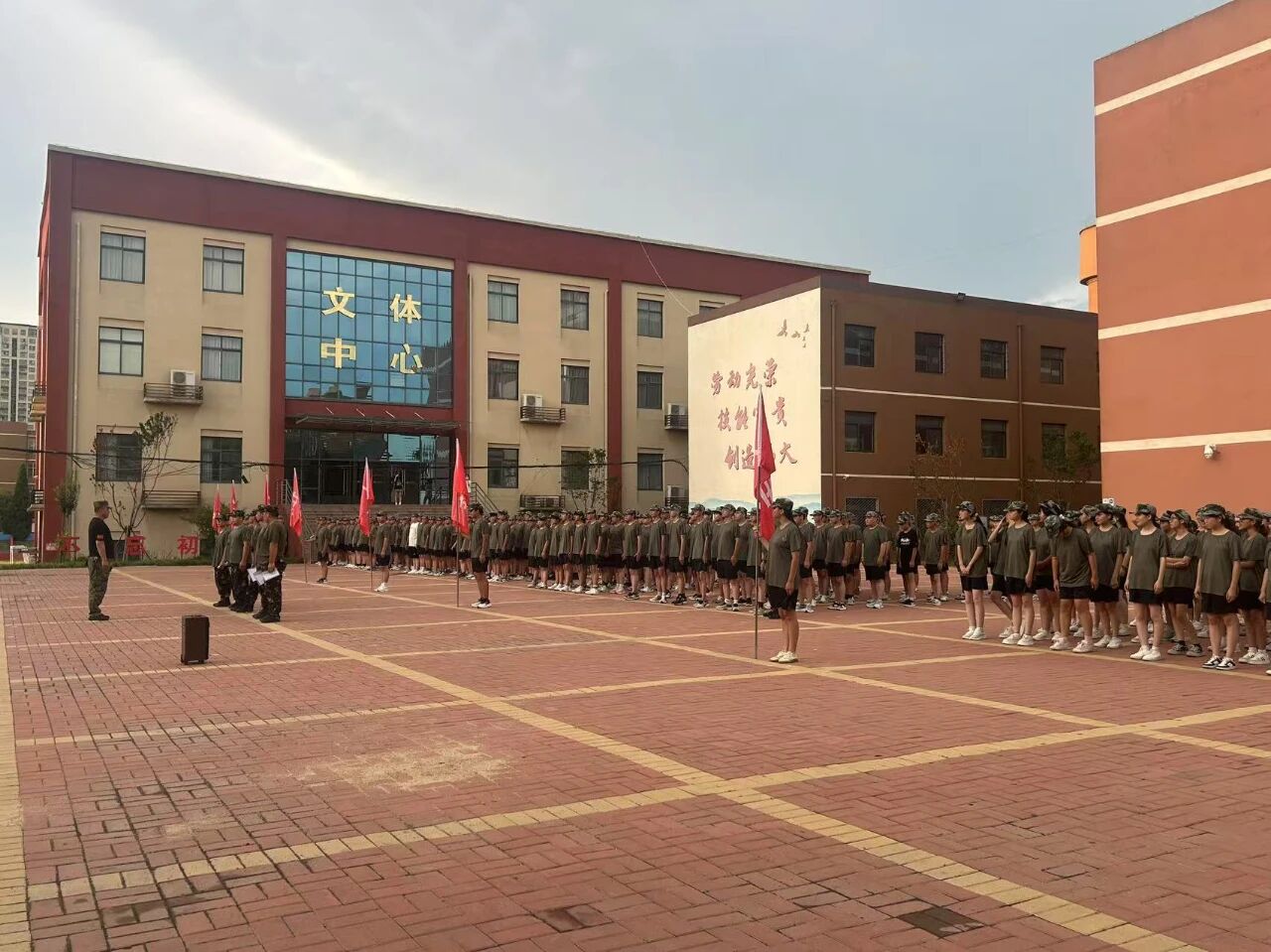 0498438a2d8d08e3038c5cc8492f7899.jpg 0498438a2d8d08e3038c5cc8492f7899.jpg